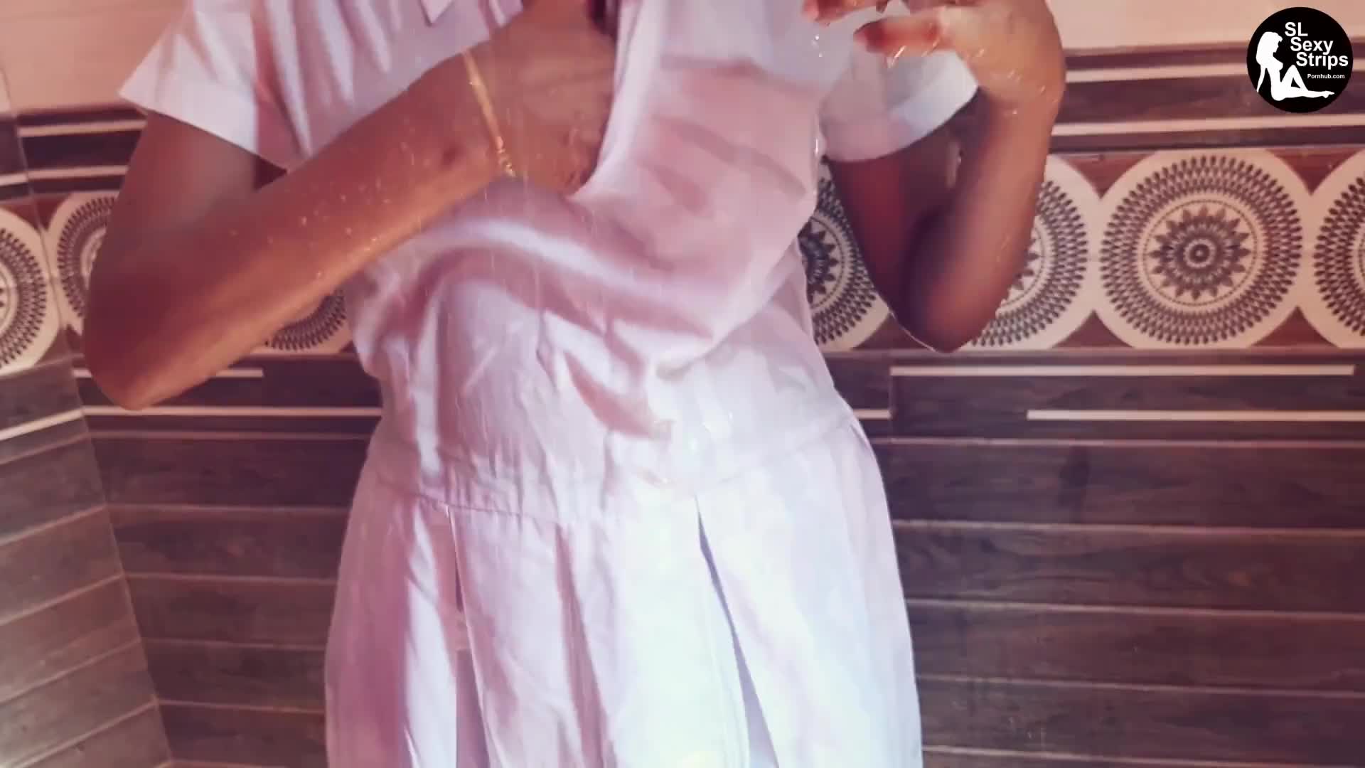 Sri Lanka School Girl Bath and Sexy Dance After School Sinhala